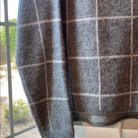 Beautiful Heather Gray Windowpane Sweater - Picture 6 of 7